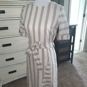 Women’s Cremieux Dress-Size 2-Tan & Cream